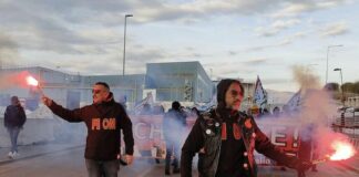 Genova, prosegue la protesta ex Ilva, strade ancora bloccate ex ilva protesta cornigliano