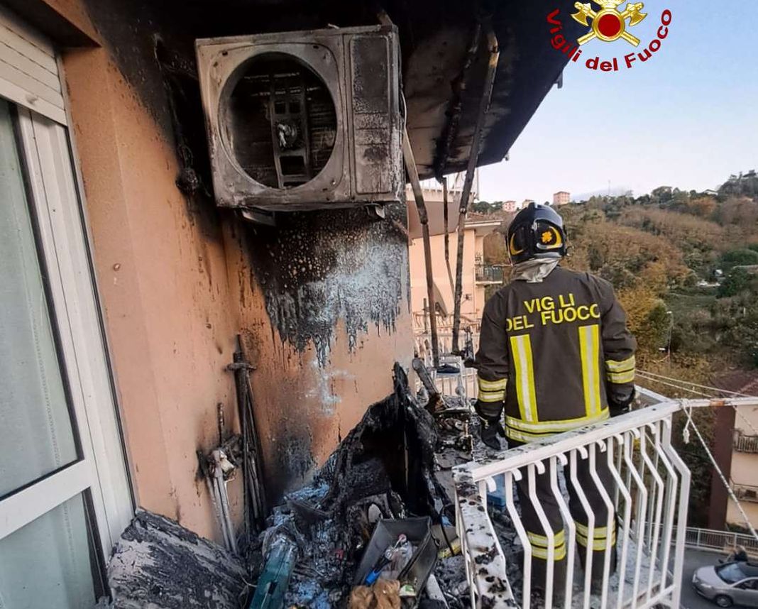 incendio condizionatore via fratelli gazzo pontedecimo