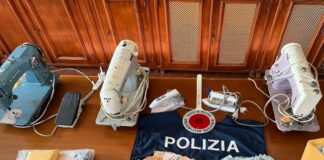 Genova, polizia scopre laboratorio clandestino a Pré marchi falsi, contraffatti