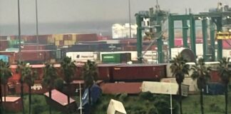 Maltempo a Genova, container caduti sulla passeggiata a Pra’, protesta il Municipio Prà container caduti Terminal PSA