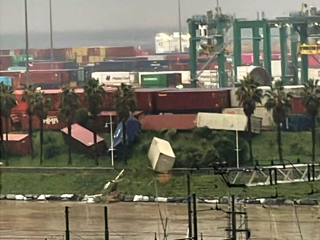 Prà container caduti Terminal PSA