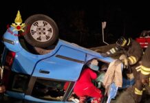 Varazze, ottantenne si ribalta con l’auto, salvato dai vigili del fuoco Varazze auto ribaltata 7 novembre 2025