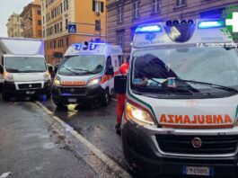 Genova, mattinata da incubo: raffica di incidenti e traffico in tilt Ambulanza Genova