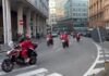 Genova, tra le vie della città corteo dei Babbi Natale in moto Babbi Natale moto Genova
