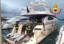 Chiavari, a fuoco uno yatch di 20 metri: intervento dei vigili del fuoco Chiavari yatch a fuoco