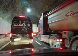 Autostrade, incidente al bivio A7/A10: code e traffico in tilt Coda A10