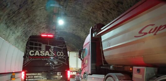 Autostrade, incidente al bivio A7/A10: code e traffico in tilt Coda A10