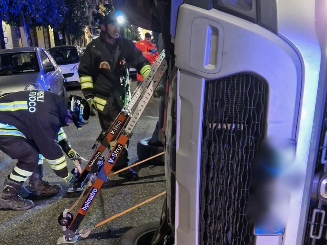 auto ribaltata La Spezia