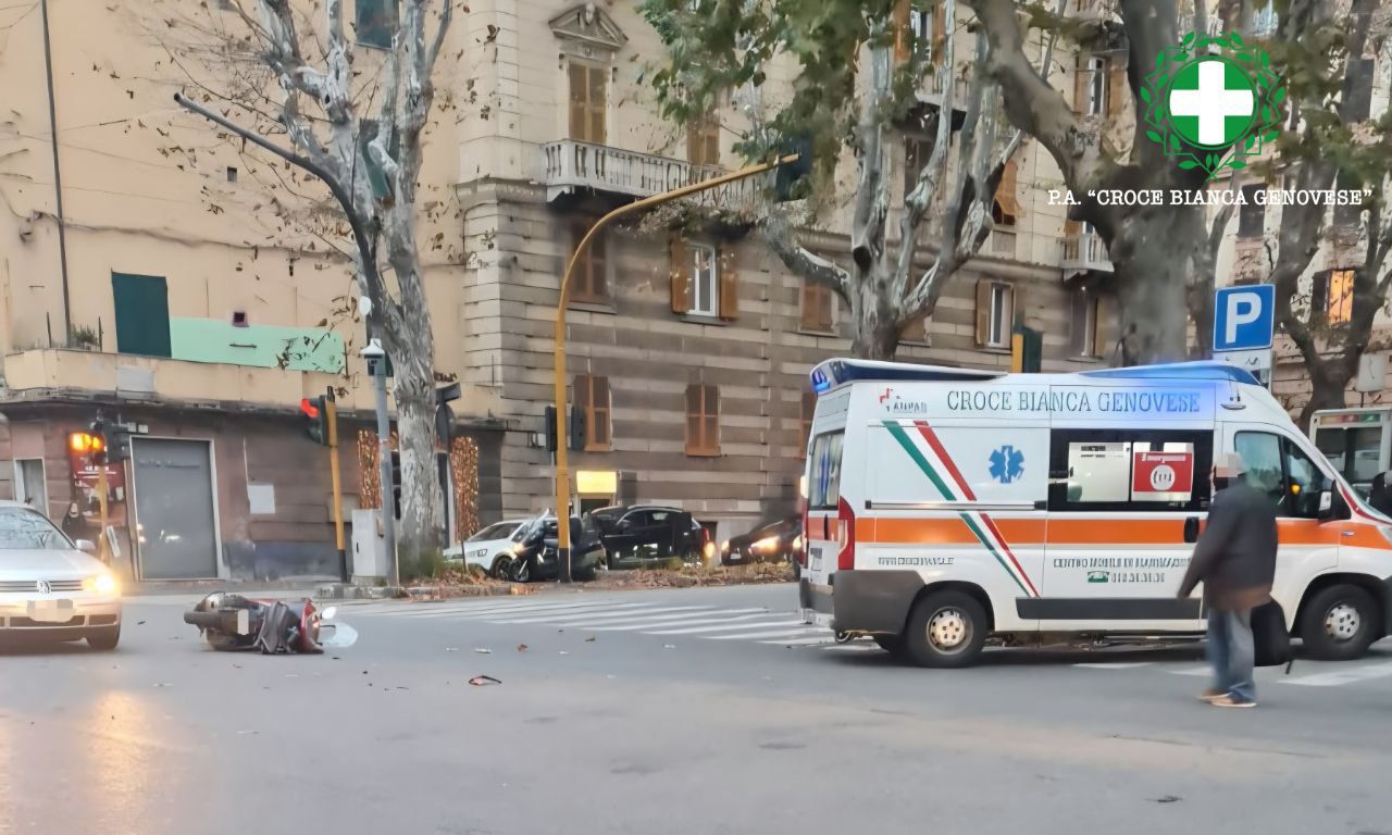 Incidente corso Torino ambulanza