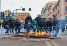 Ex Ilva, ripreso il presidio: chiuse via Cornigliano e la Guido Rossa Presidio ex Ilva Cornigliano