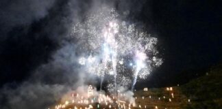 Manarola, acceso il presepe luminoso Presepe Manarola