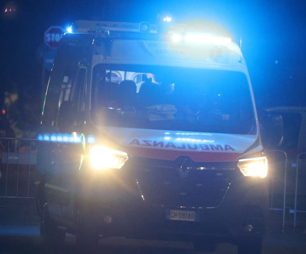 ambulanza notte croce bianca genovese