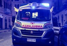 Sestri Levante, frontale tra auto e moto: un uomo in gravi condizioni ambulanza notte croce rossa la spezia
