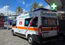 Genova, malore in piazza Banchi, morta una donna di 62 anni ambulanza porto antico genova