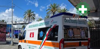 Genova, malore in piazza Banchi, morta una donna di 62 anni ambulanza porto antico genova