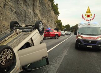 auto ribaltata Bergeggi 4 dicembre 2025