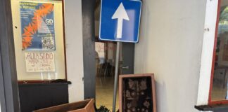 Chiavari, blitz contro la sede Pd, lettera di scuse: eravamo ubriachi Chiavari assalto circolo PD