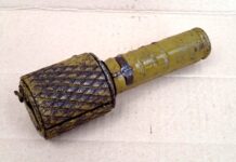 Genova, idraulico chiamato per riparazione trova una bomba in un sottotetto granata russa residuato bellico