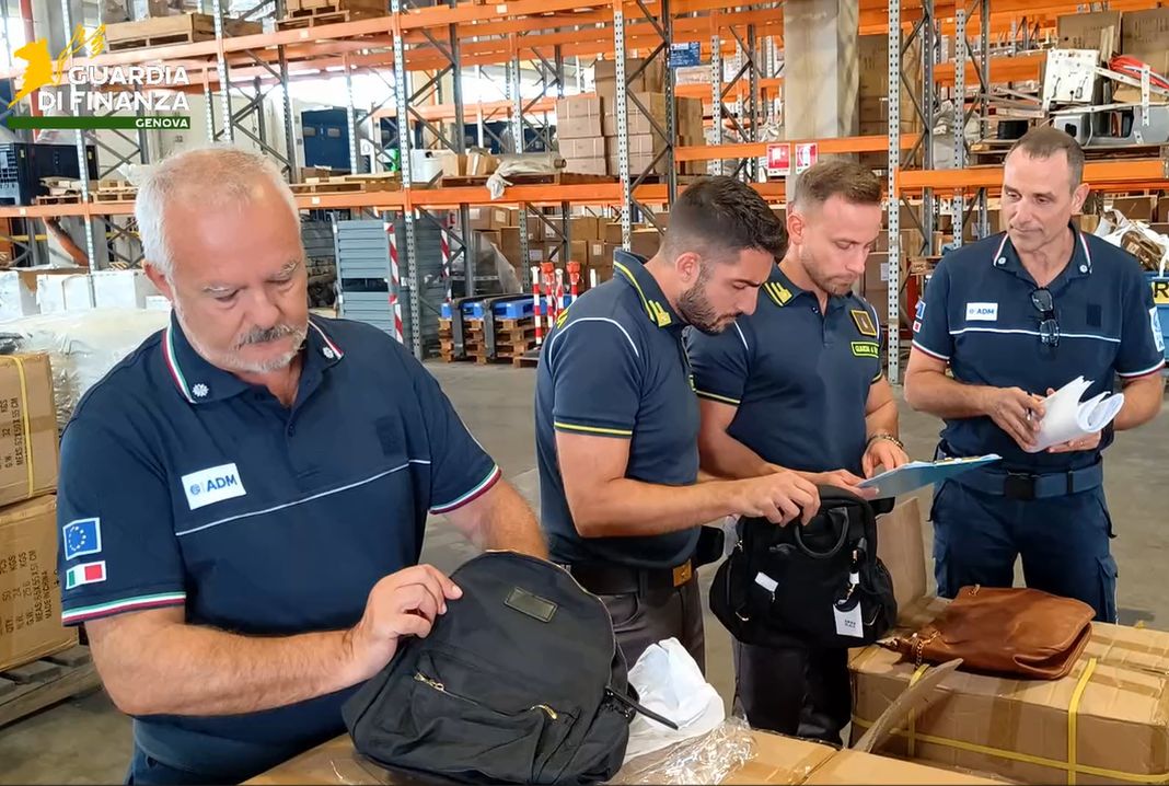 guardia finanza agezia dogane controlli