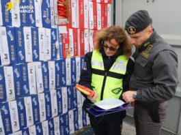 Genova, maxi sequestro di noodles istantanei nel Porto di Prà guardia finanza noodles genova