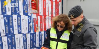 Genova, maxi sequestro di noodles istantanei nel Porto di Prà guardia finanza noodles genova