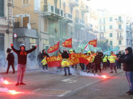Ex Ilva, corteo raggiunge l’aeroporto di Genova, traffico in tilt Ilva protesta 2 dic 2025