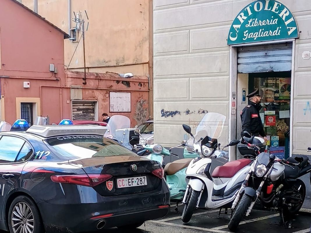 sestri ponente furto spaccata carabinieri