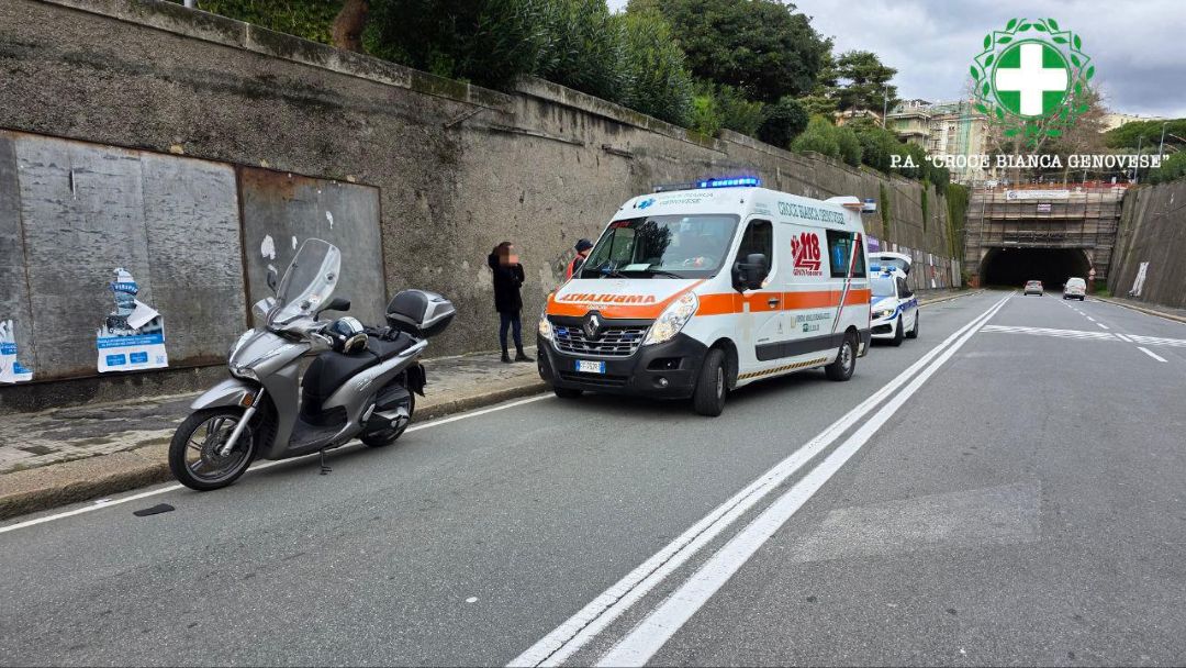 Genova, incidente in Albaro: scooterista trasportato all’ospedale Incidente Albaro