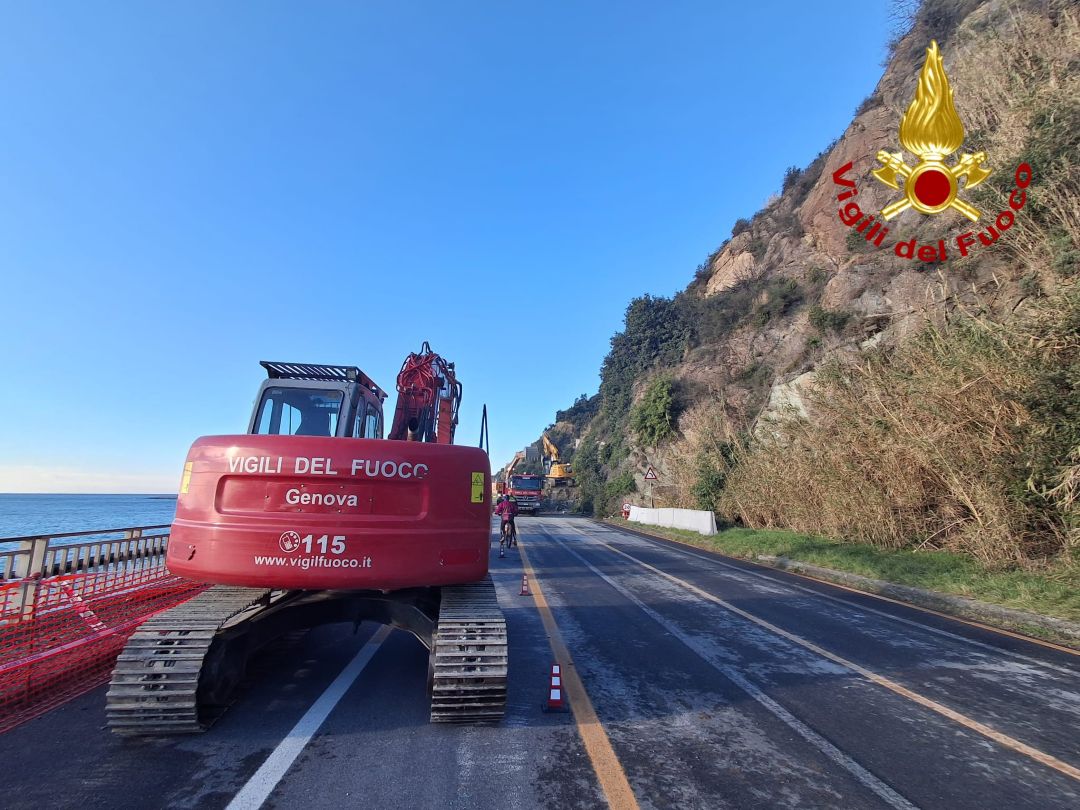 Frana ad Arenzano, in mattinata iniziata la rimozione dei detriti Lavori frana Arenzano