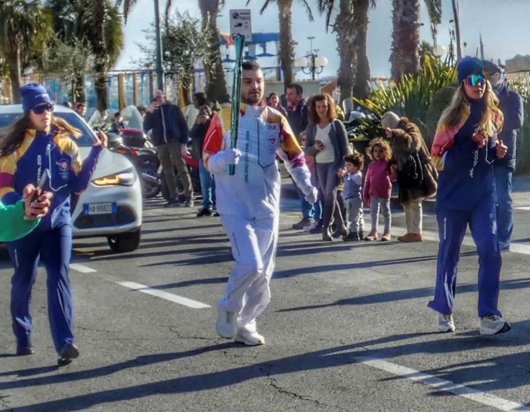 Milano-Cortina, Fiamma Olimpica in Liguria: passaggio a La Spezia, Rapallo e Lavagna Fiamma Olimpica Lavagna