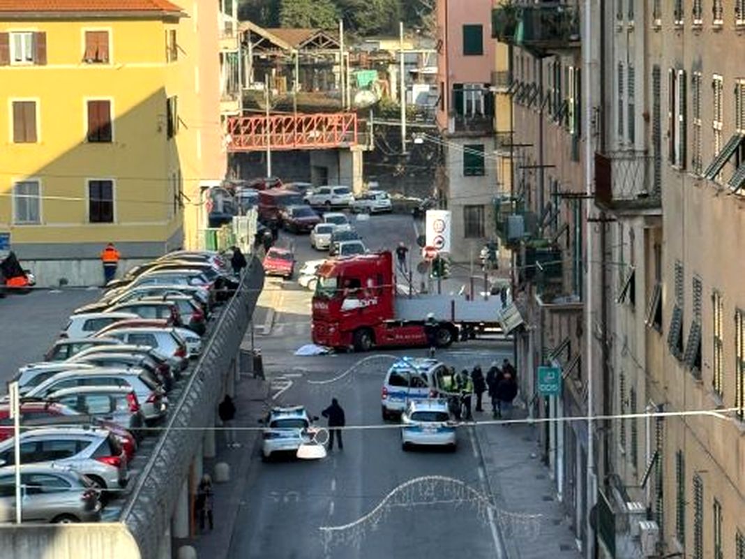 Genova, travolto e ucciso a Pontedecimo, autista indagato per omicidio stradale pontedecimo incidente mortale Maurizio Perrone
