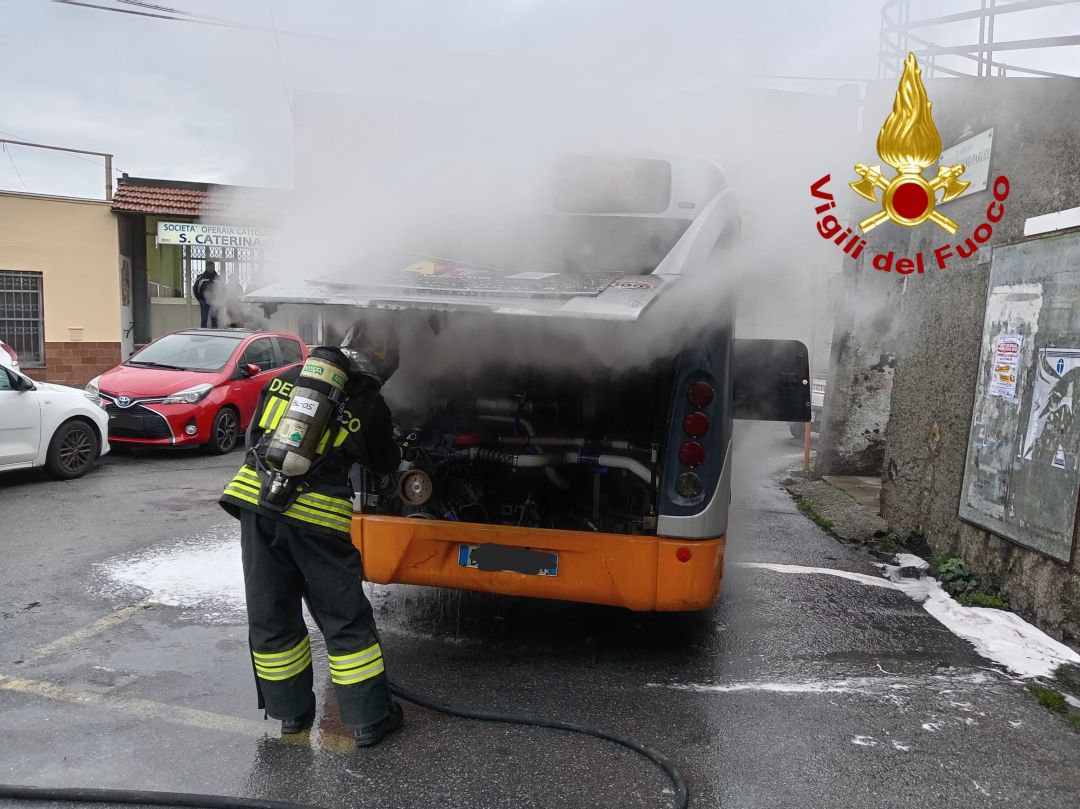 Autobus Amt a fuoco