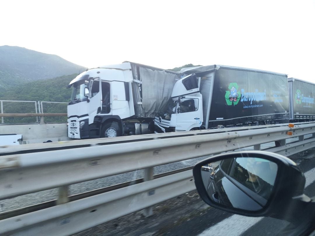 Incidente in A12, terminate le code dopo oltre otto ore Incidente A12