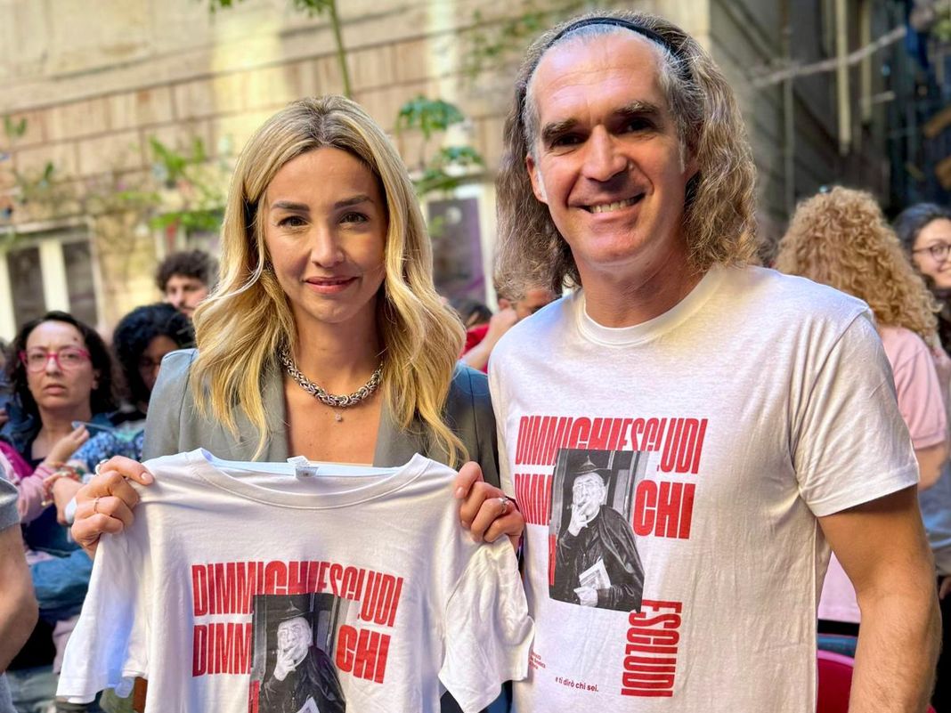 Don Gallo, la sindaca Salis alla messa in ricordo del parroco degli ultimi Silvia Salis don gallo genova
