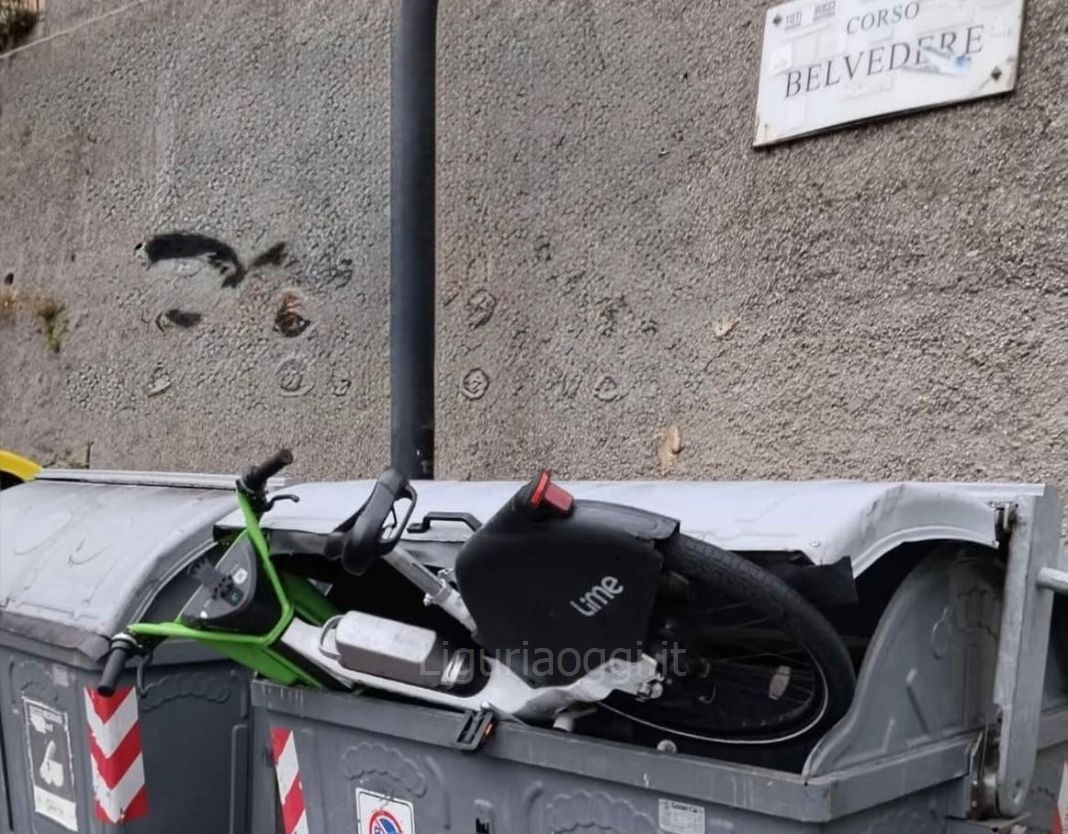 bicicletta abbandonata sampierdarena bidone bike sharing