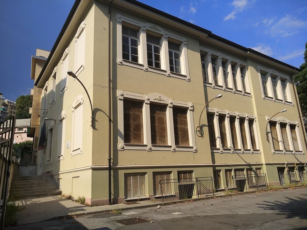 Multedo, corteo in difesa della scuola elementare Vittorio Alfieri