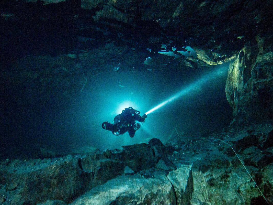 Tragedia alle Maldive, oggi le autopsie sui corpi dei sub sub grotta