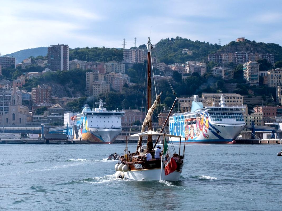Il Leudo saluta Genova dopo la tappa dedicata a ambiente e innovazione leudo racconta tappa genova