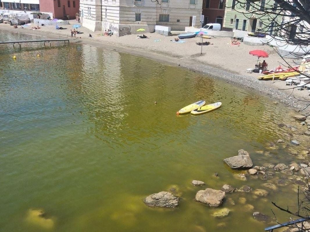 baia del silenzio acqua verde sestri levante