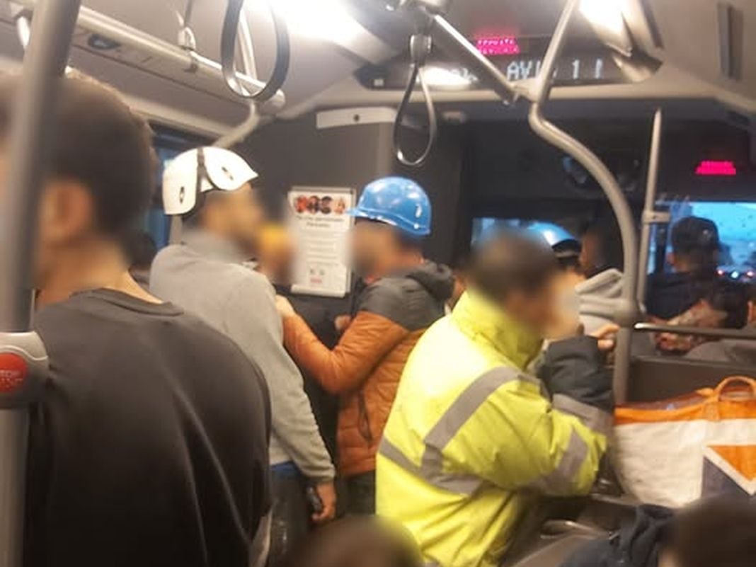 Genova, post contro gli operai sporchi sui bus di Sestri, scatta la reazione operai autobus sestri ponente