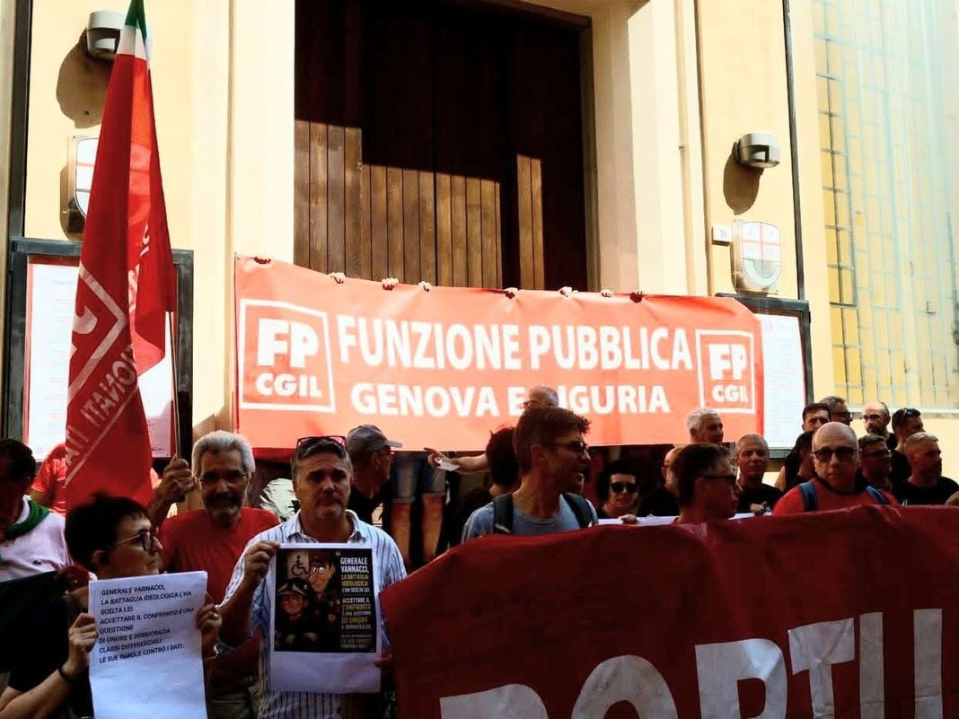Comizio di Vannacci, Genova Inclusiva: risponda ai genitori dei disabili Macrì vannaxxi