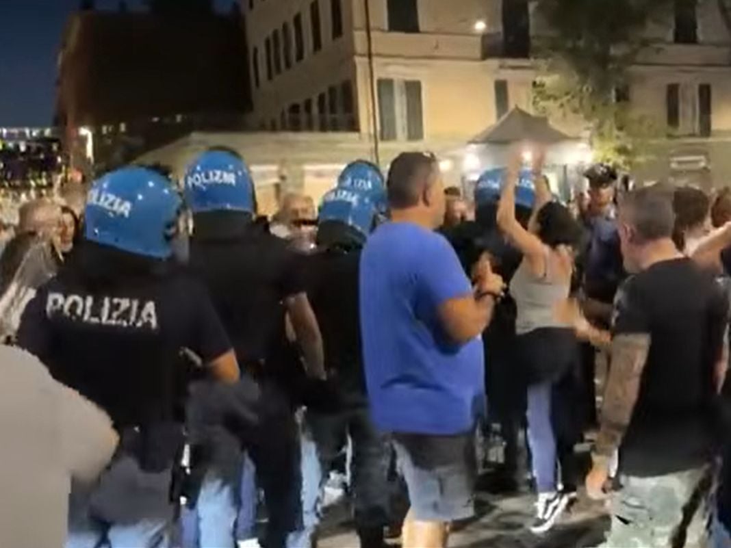 Genova, manifestazione a Sestri e agggressioni ai Giornalisti, altri 30 nel mirino sestri ponente manifestazione scontri genova