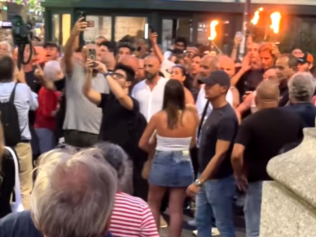 Genova, tensioni e giornalisti aggrediti durante il corteo per la sicurezza sestri ponente manifestazione